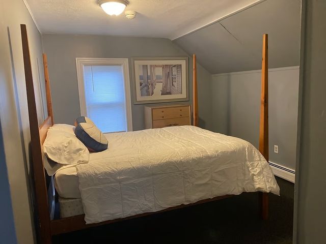 1040 Cranston Street, Cranston, RI 02910