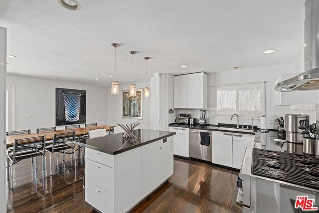 7561 Devista Drive, Los Angeles, CA 90046
