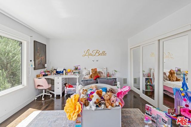 7561 Devista Drive, Los Angeles, CA 90046