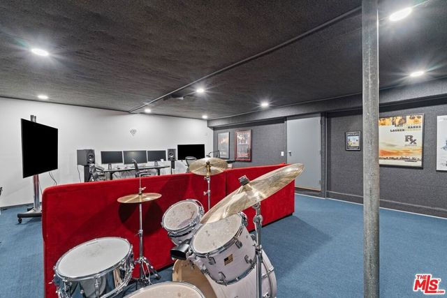 7561 Devista Drive, Los Angeles, CA 90046
