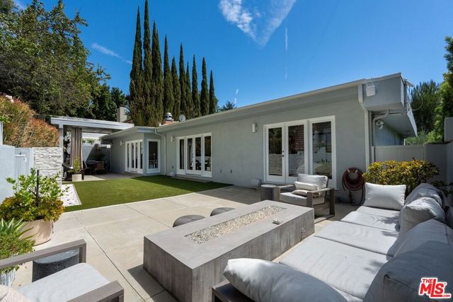 7561 Devista Drive, Los Angeles, CA 90046
