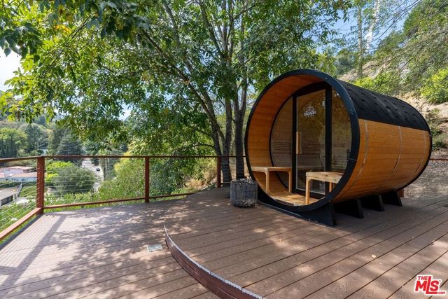 7561 Devista Drive, Los Angeles, CA 90046