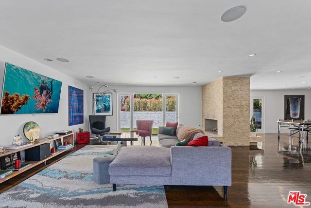 7561 Devista Drive, Los Angeles, CA 90046