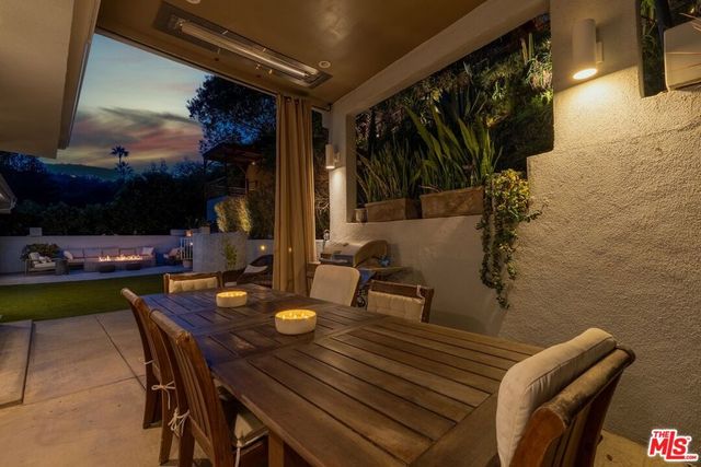 7561 Devista Drive, Los Angeles, CA 90046