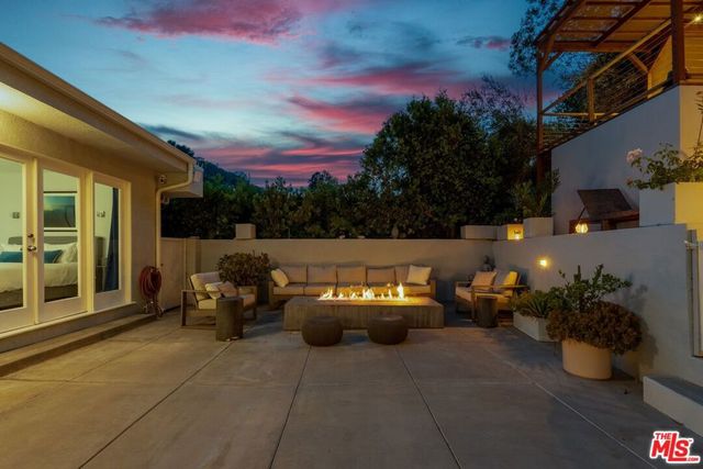 7561 Devista Drive, Los Angeles, CA 90046