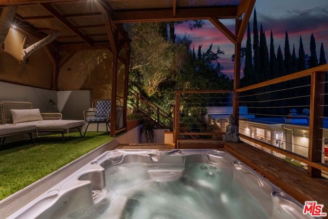 7561 Devista Drive, Los Angeles, CA 90046