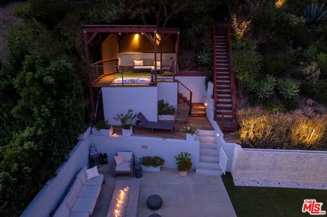 7561 Devista Drive, Los Angeles, CA 90046