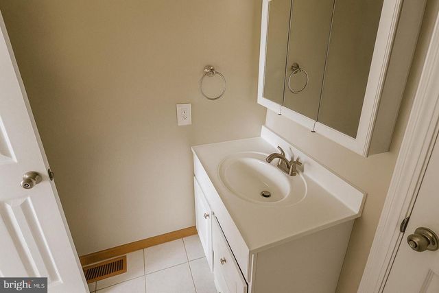 16 ECHOHILL LN, Willingboro, NJ 08046