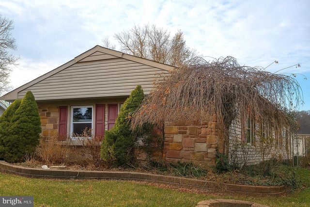 16 ECHOHILL LN, Willingboro, NJ 08046