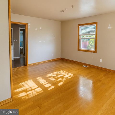 16 ECHOHILL LN, Willingboro, NJ 08046