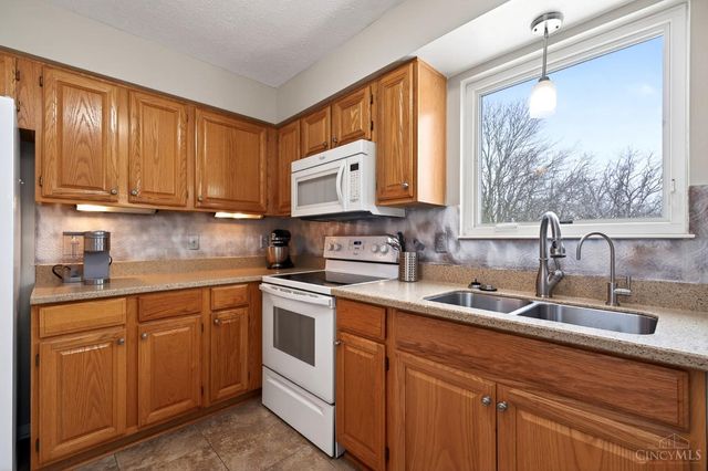 8858 Steeplechase Way, West Chester, OH 45069