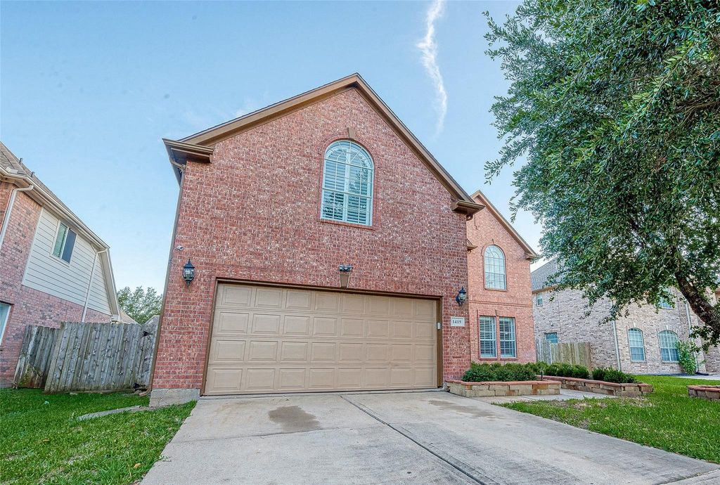 1419 Kyle Hill Lane, Sugar Land, TX 77479