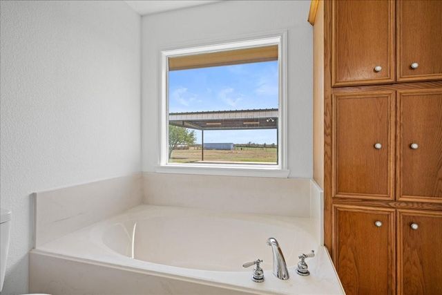 6234 Prihoda Road, New Ulm, TX 78950