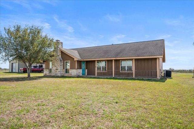 6234 Prihoda Road, New Ulm, TX 78950