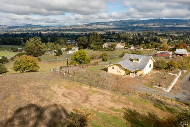 1180 Rose Ave, Penngrove, CA 94951