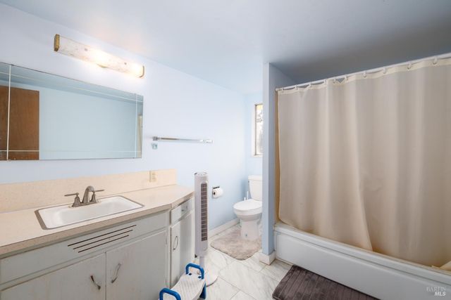 1180 Rose Ave, Penngrove, CA 94951