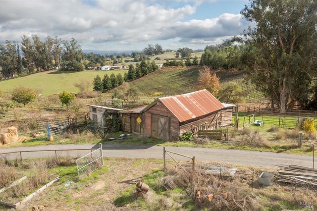 1180 Rose Ave, Penngrove, CA 94951