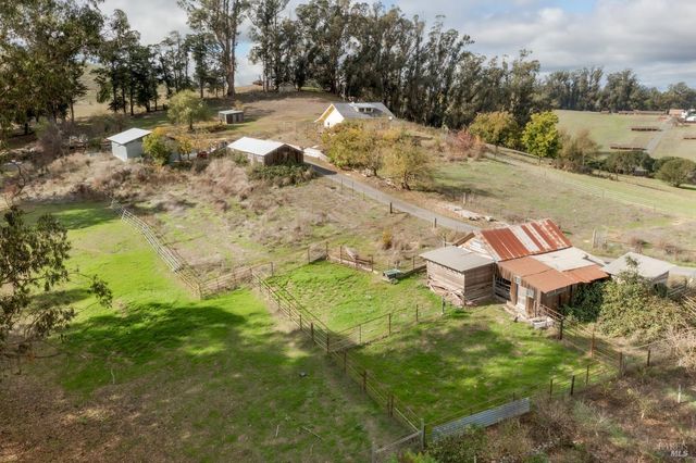 1180 Rose Ave, Penngrove, CA 94951