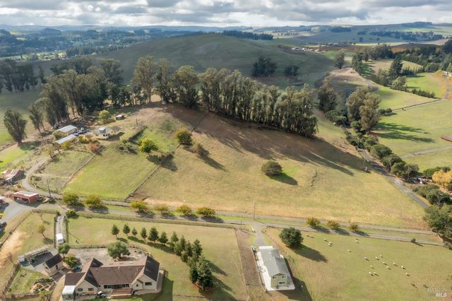 1180 Rose Ave, Penngrove, CA 94951