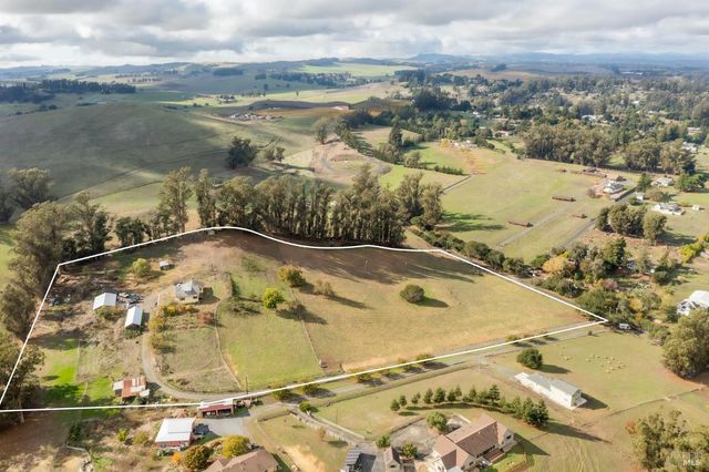 1180 Rose Ave, Penngrove, CA 94951