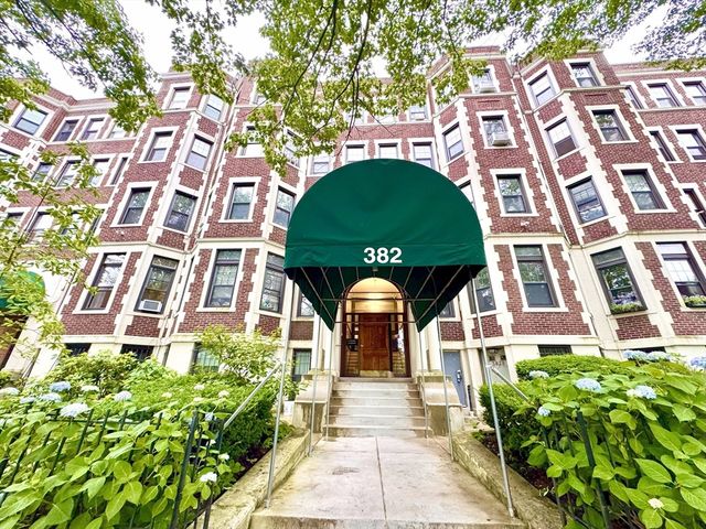 382 Riverway 8, Boston, MA 02115