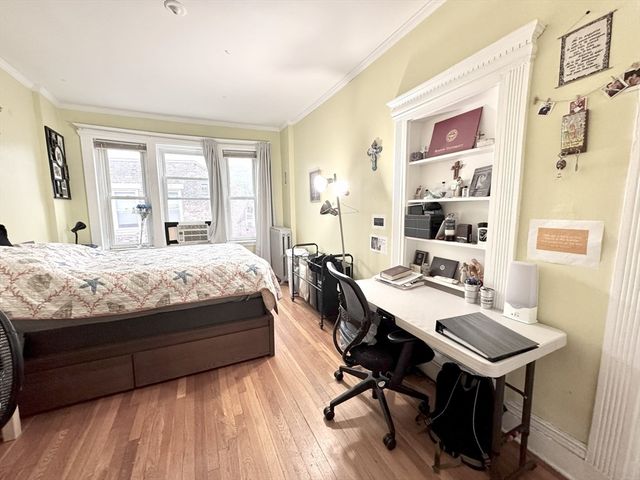 382 Riverway 8, Boston, MA 02115