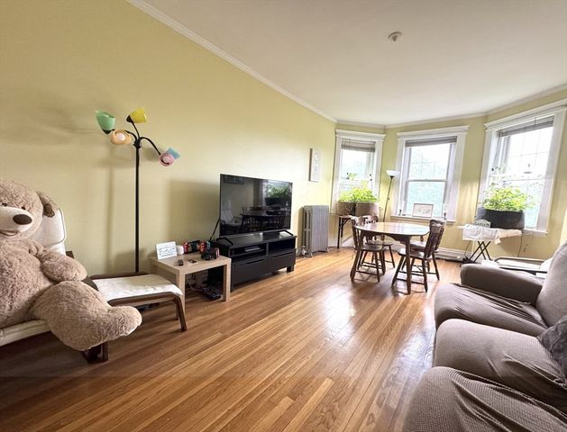 382 Riverway 8, Boston, MA 02115