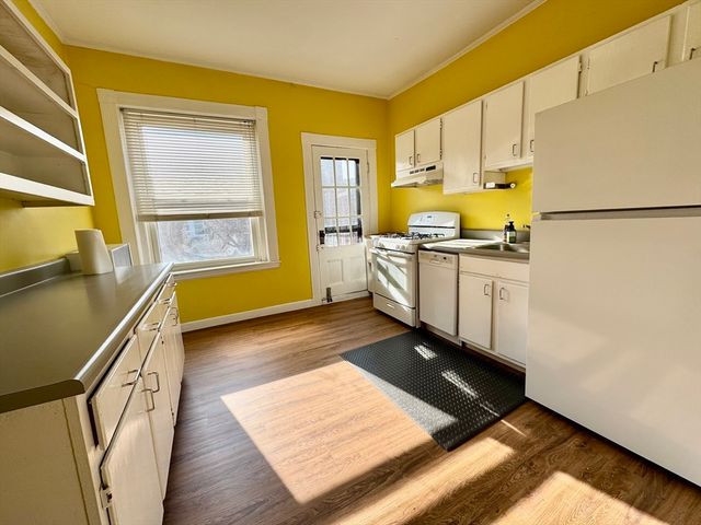 382 Riverway 8, Boston, MA 02115