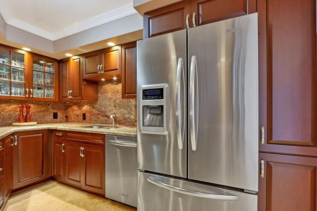 5420 N Ocean Drive 1703, Singer Island, FL 33404