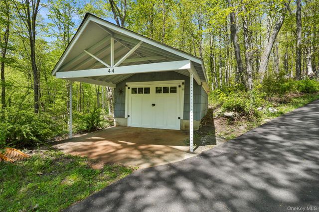 44 Tompkins Road, Carmel, NY 10512