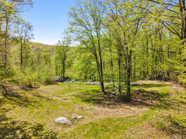 44 Tompkins Road, Carmel, NY 10512