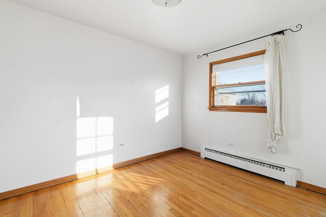 3001 N PARIS Avenue 207, River Grove, IL 60171