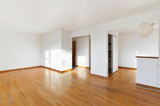 3001 N PARIS Avenue 207, River Grove, IL 60171