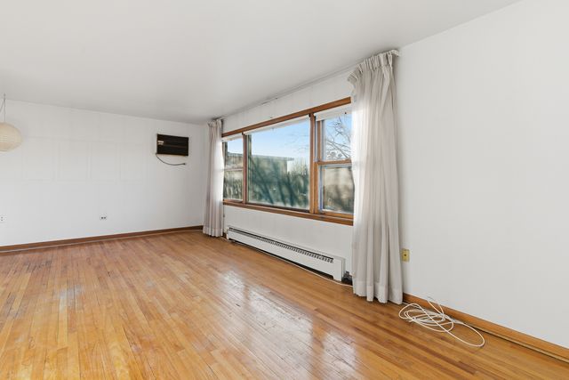 3001 N PARIS Avenue 207, River Grove, IL 60171