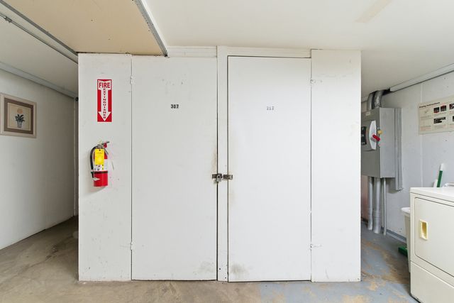 3001 N PARIS Avenue 207, River Grove, IL 60171