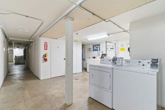 3001 N PARIS Avenue 207, River Grove, IL 60171