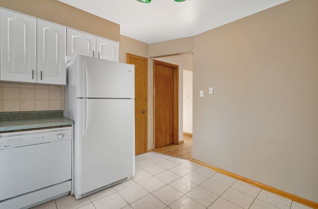 3001 N PARIS Avenue 207, River Grove, IL 60171