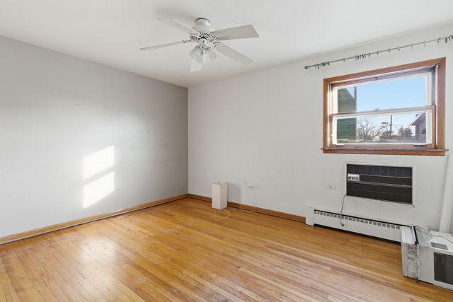 3001 N PARIS Avenue 207, River Grove, IL 60171