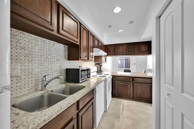 4011 Coral Springs Drive 4011, Coral Springs, FL 33065