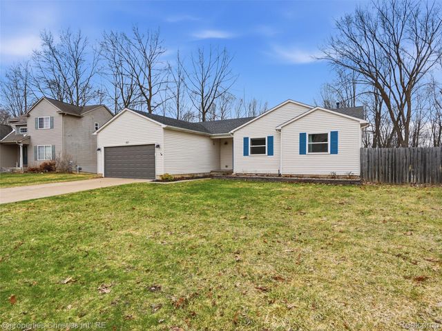 517 Cove View Drive, Waterford Charter Township, MI 48327