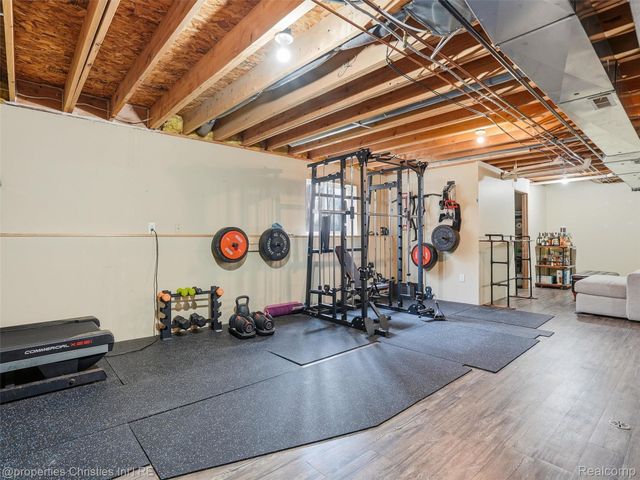 517 Cove View Drive, Waterford Charter Township, MI 48327