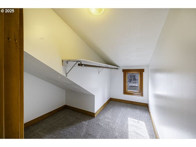 126 NURSERY St, Ashland, OR 97520