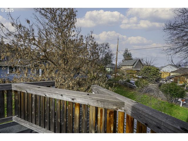 126 NURSERY St, Ashland, OR 97520