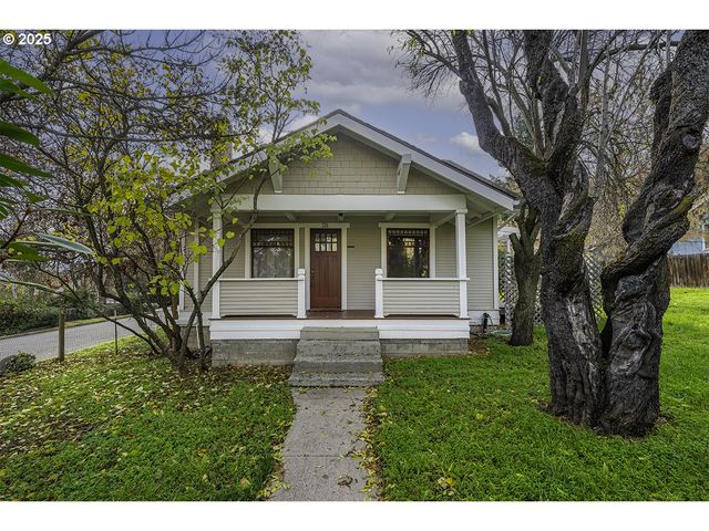 126 NURSERY St, Ashland, OR 97520
