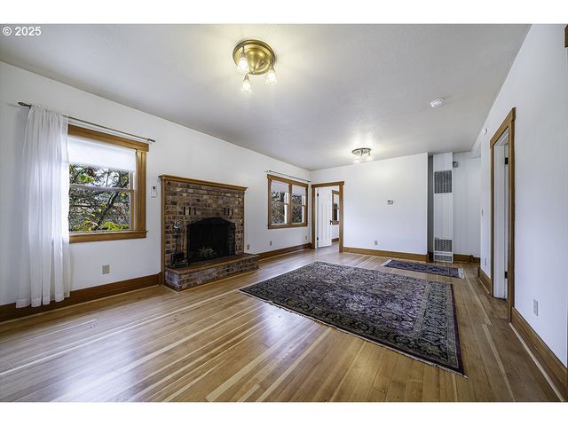 126 NURSERY St, Ashland, OR 97520