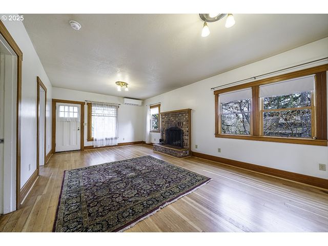 126 NURSERY St, Ashland, OR 97520