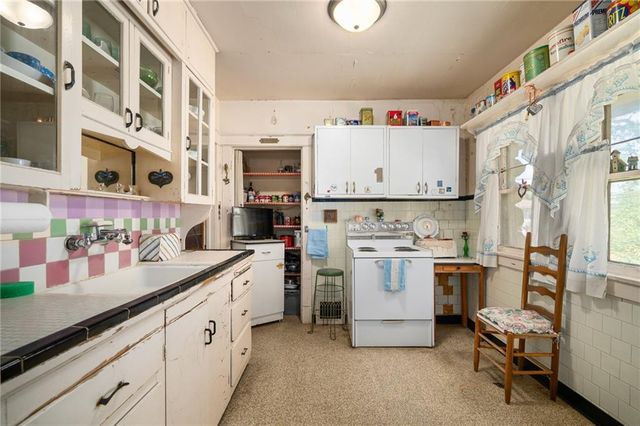 5708 Harrison Street, Kansas City, MO 64110