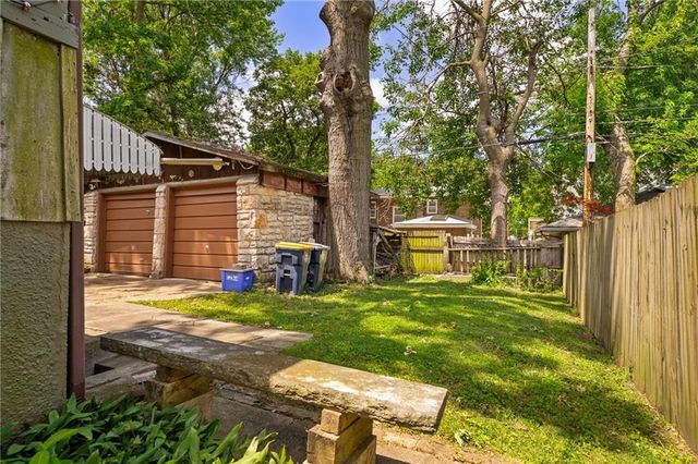 5708 Harrison Street, Kansas City, MO 64110