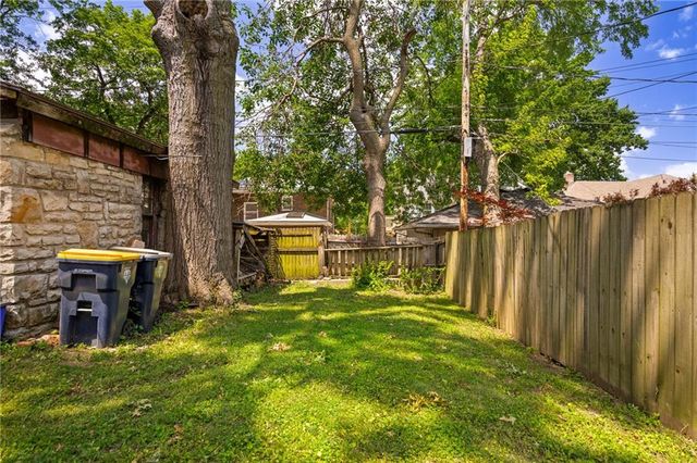 5708 Harrison Street, Kansas City, MO 64110