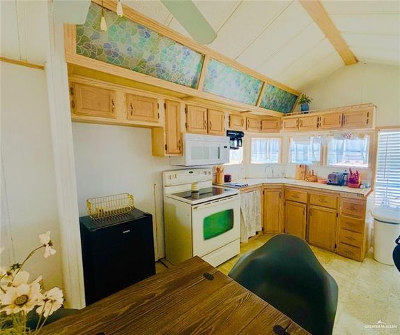 842 W Oyster Drive, Port Isabel, TX 78578